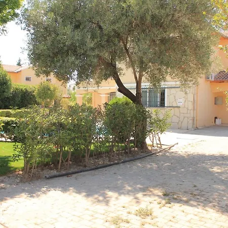 Adavillas Mariposa Villa *